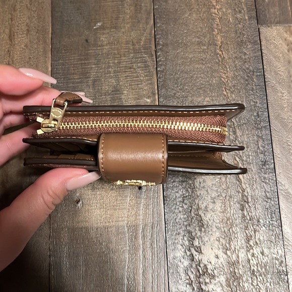 Brand new without box - Picture 3 of 4